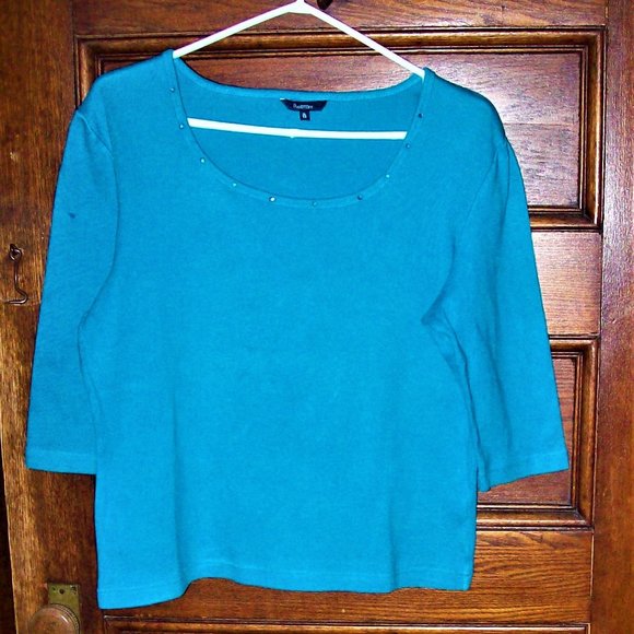 ~~~ TOP / RHINESTONES on Scoop NECKLINE ~~~ - Picture 1 of 1